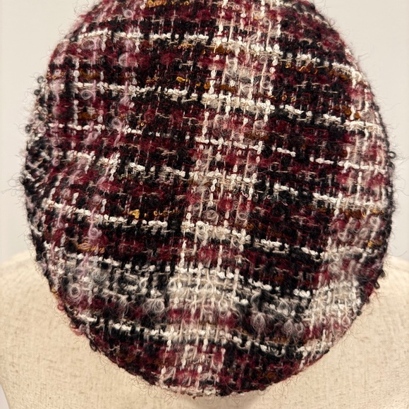 Burberry Tweed Newsboy hat - Picture 2 of 3